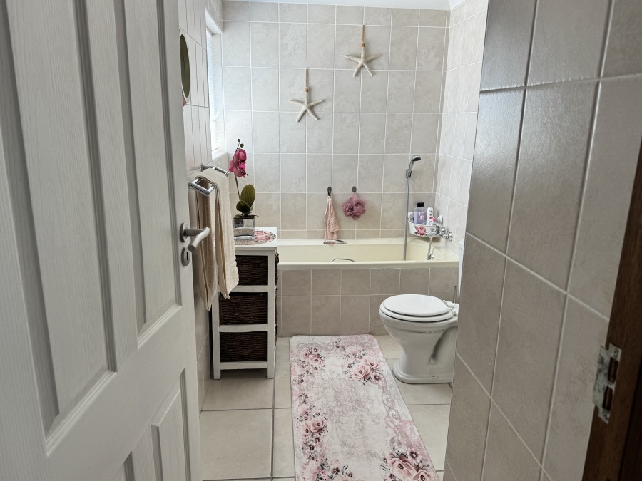 2 Bedroom Property for Sale in Hartenbos Central Western Cape